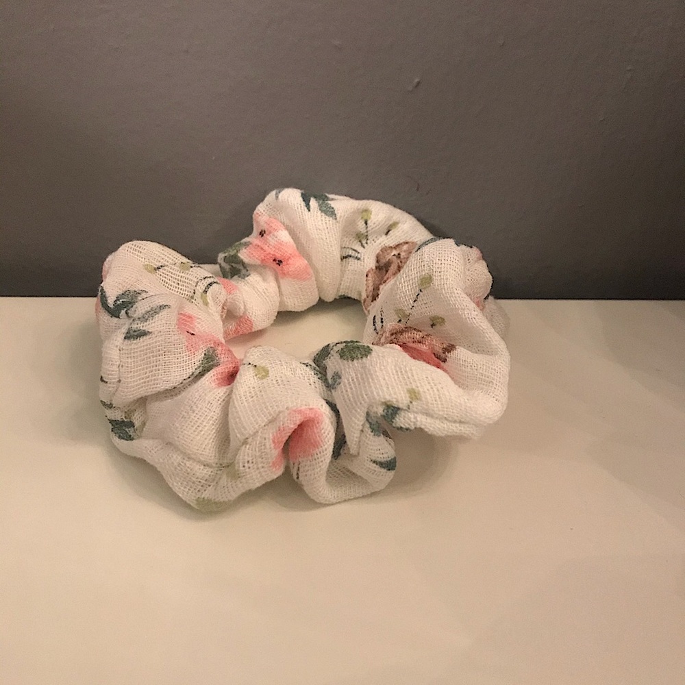 Scrunchie - Picture 2 of 2